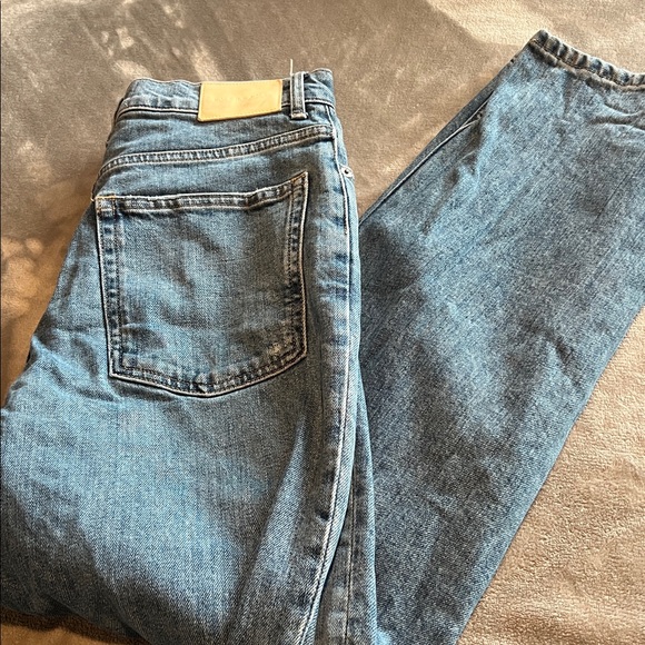 EVERLANE woman’s jeans. Style “the way high”. Size 28. Great used condition. - Picture 7 of 7